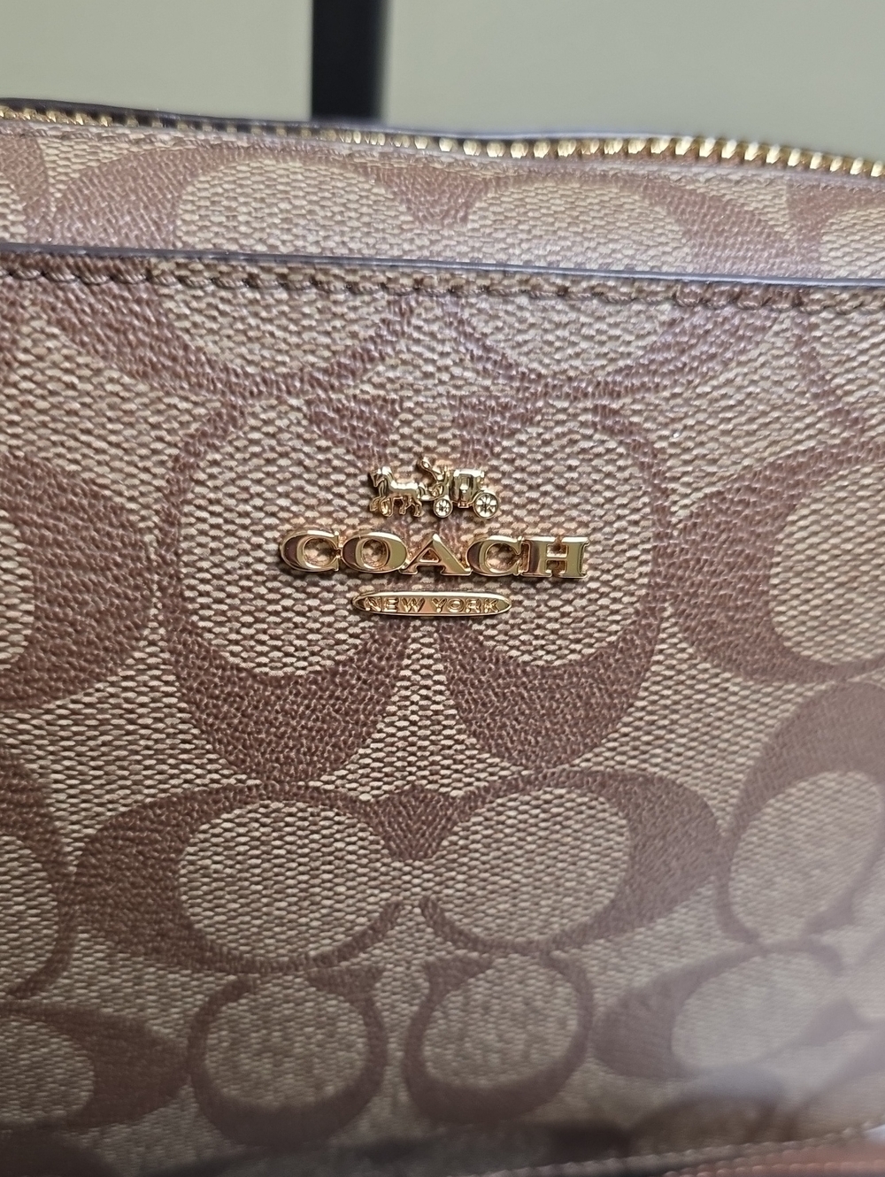 COACH 91677 Mini Camera Bag in Khaki Signature Print Goldtone Hardware Like New - Picture 4 of 16